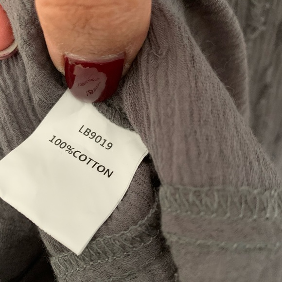 Luna Textured Blouse Grey Size Medium - Picture 8 of 8